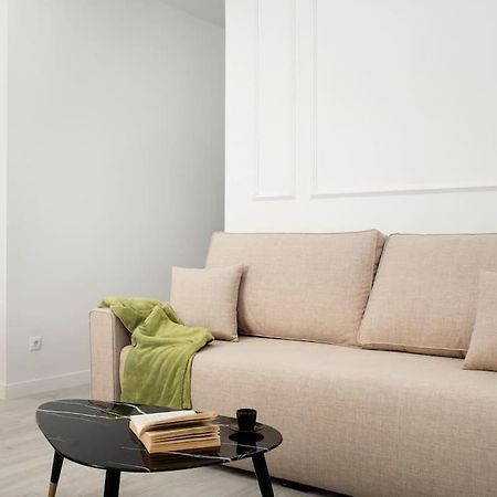 Newly Refurbished Modern 2-Bed Apartment In Heart Of توريمولينوس المظهر الخارجي الصورة